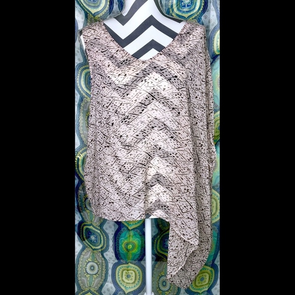 NWT BCBGeneration Womens Large Blush Pink Patterned Top Blouse Flowy Pretty - Picture 2 of 6